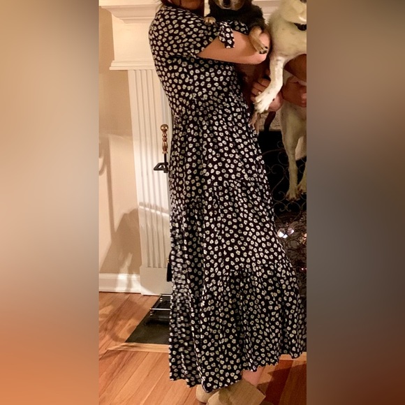 Tie-Sleeve Tiered Midi Dress in Woodcut Flowers - Picture 7 of 12